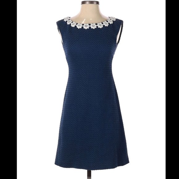 MOSCHINO $625 Daisy Dress sz2 LIKE NEW Navy Blue Waffle Knit White Applique